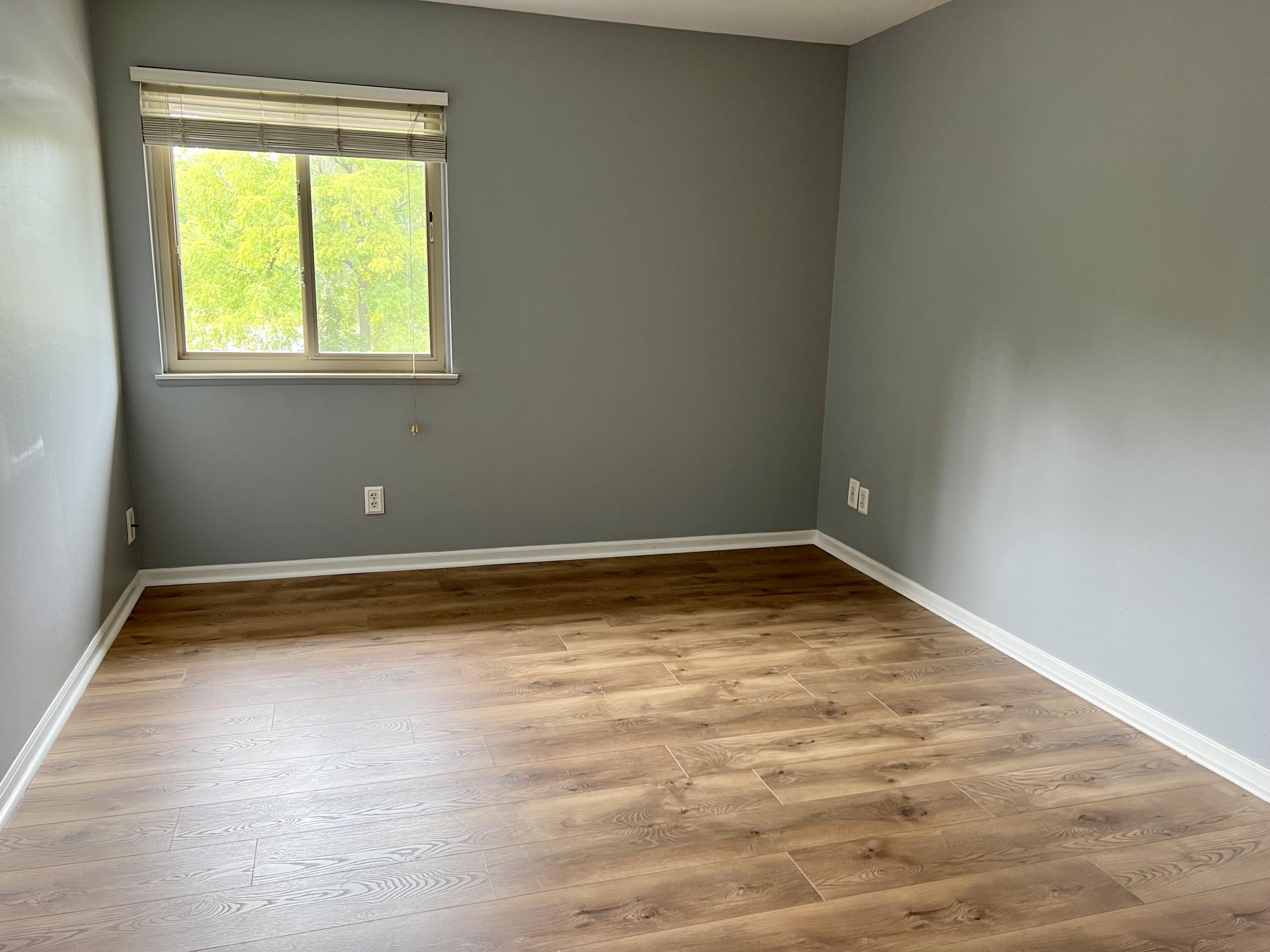 748 West Kilgore Road, Unit 307 Kalamazoo, MI 49008 - Photo 11 of 15 IMG-0354
