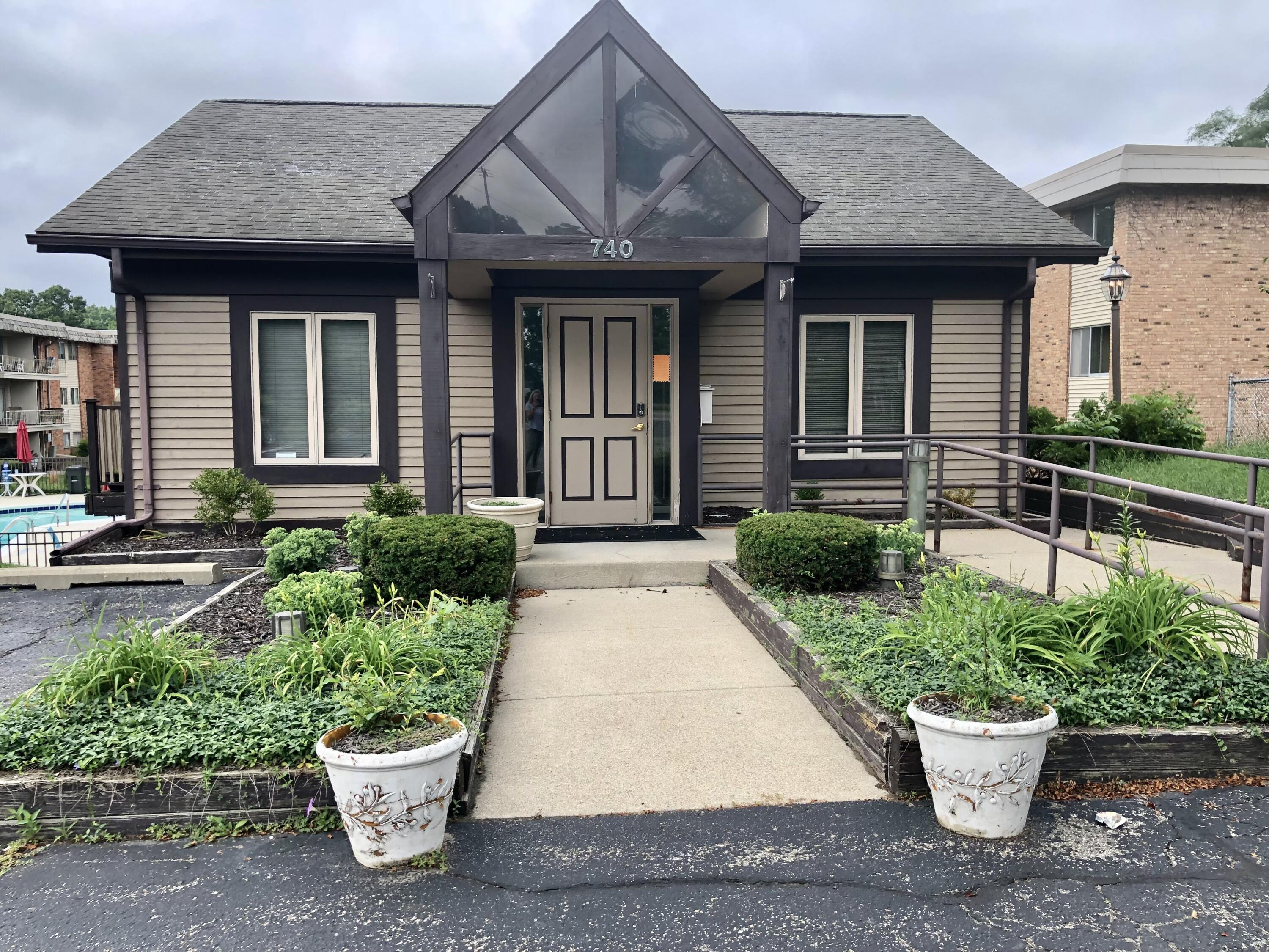 748 West Kilgore Road, Unit 307 Kalamazoo, MI 49008 - Photo 3 of 15 IMG-8433