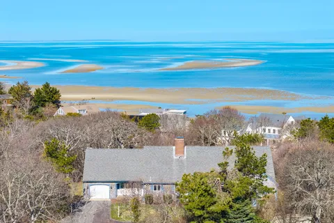 $2,000,000 | 17 Barberry Lane, Brewster, MA 02631