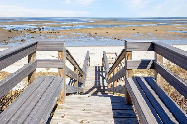$2,000,000 | 17 Barberry Lane, Brewster, MA 02631