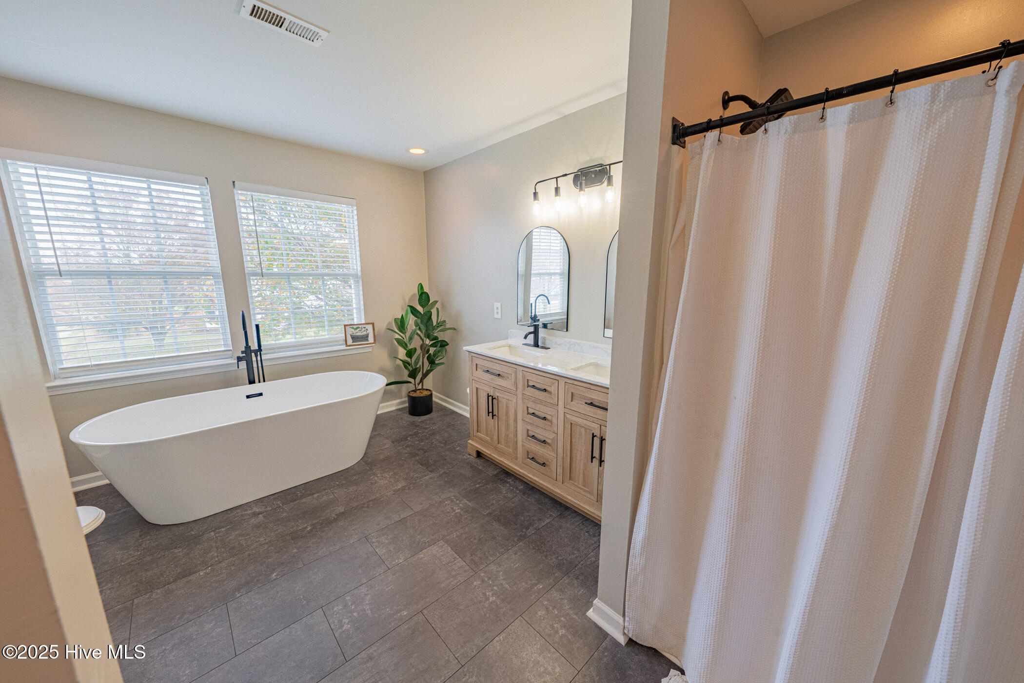 142 St Andrews Road Moyock, NC 27958 - Photo 28 of 53 142 St Andrews Rd Moyock-53