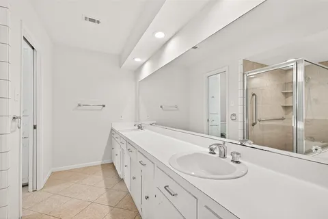 $525,000 | 3031 Broadmoor Drive, Sugar Land, TX 77478