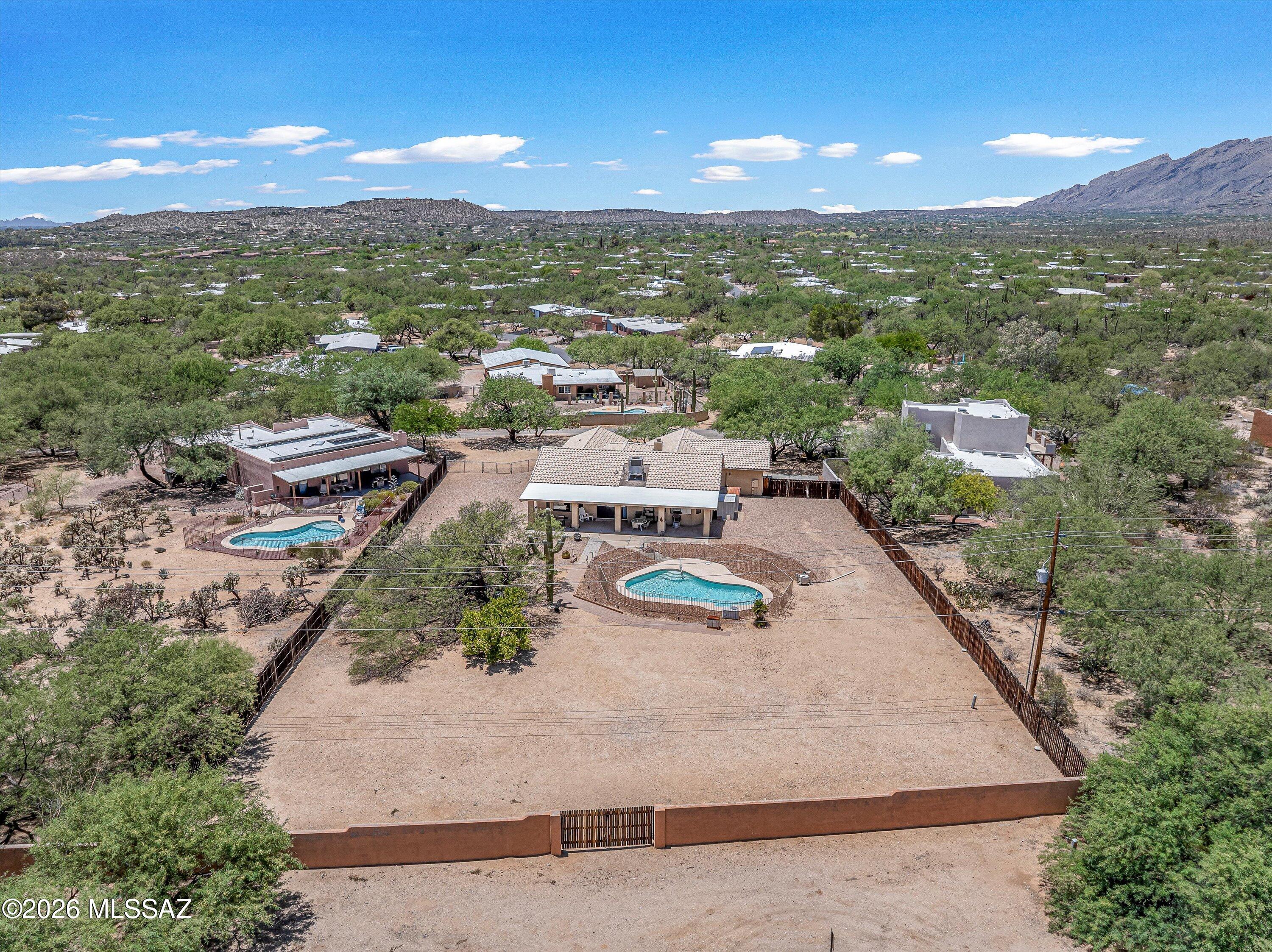 4940 North Castle Ridge Road Tucson, AZ 85749 - Photo 28 of 43 39-Aerial Back