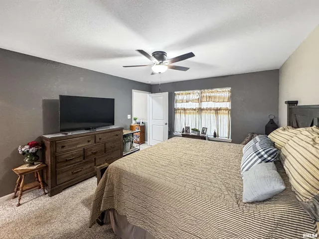 $315,000 | 613 West North Street, Mount Sterling, IL 62353