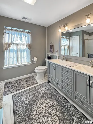 $315,000 | 613 West North Street, Mount Sterling, IL 62353