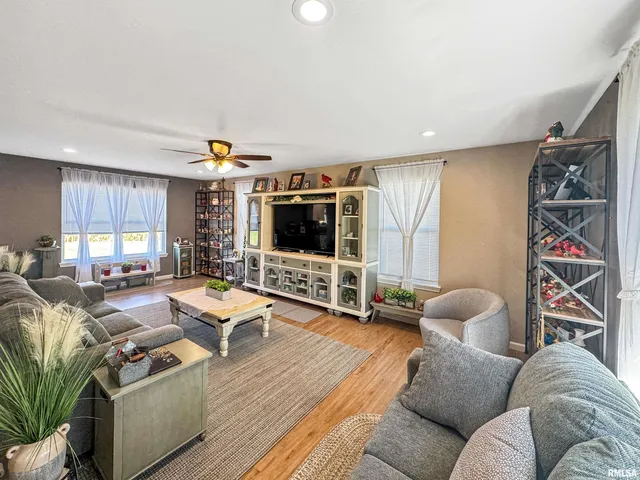 $315,000 | 613 West North Street, Mount Sterling, IL 62353