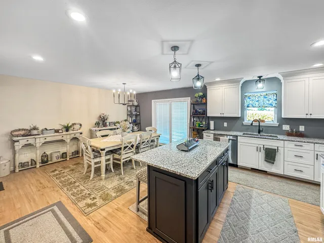 $315,000 | 613 West North Street, Mount Sterling, IL 62353