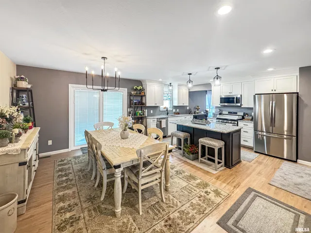 $315,000 | 613 West North Street, Mount Sterling, IL 62353