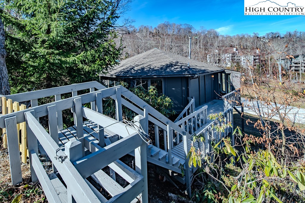 590 Briarcliff Road Sugar Mountain, NC 28604 - Photo 4 of 46