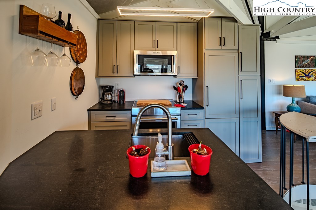 590 Briarcliff Road Sugar Mountain, NC 28604 - Photo 7 of 46