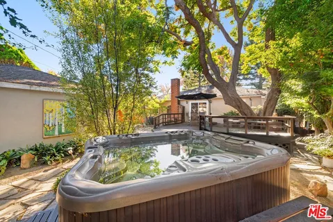 $1,699,000 | 2724 Westwood Boulevard, Los Angeles, CA 90064