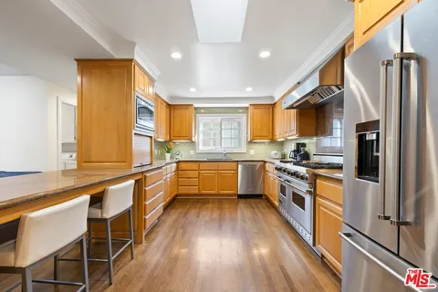 $1,699,000 | 2724 Westwood Boulevard, Los Angeles, CA 90064