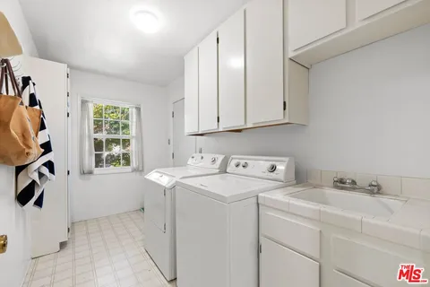 $1,699,000 | 2724 Westwood Boulevard, Los Angeles, CA 90064