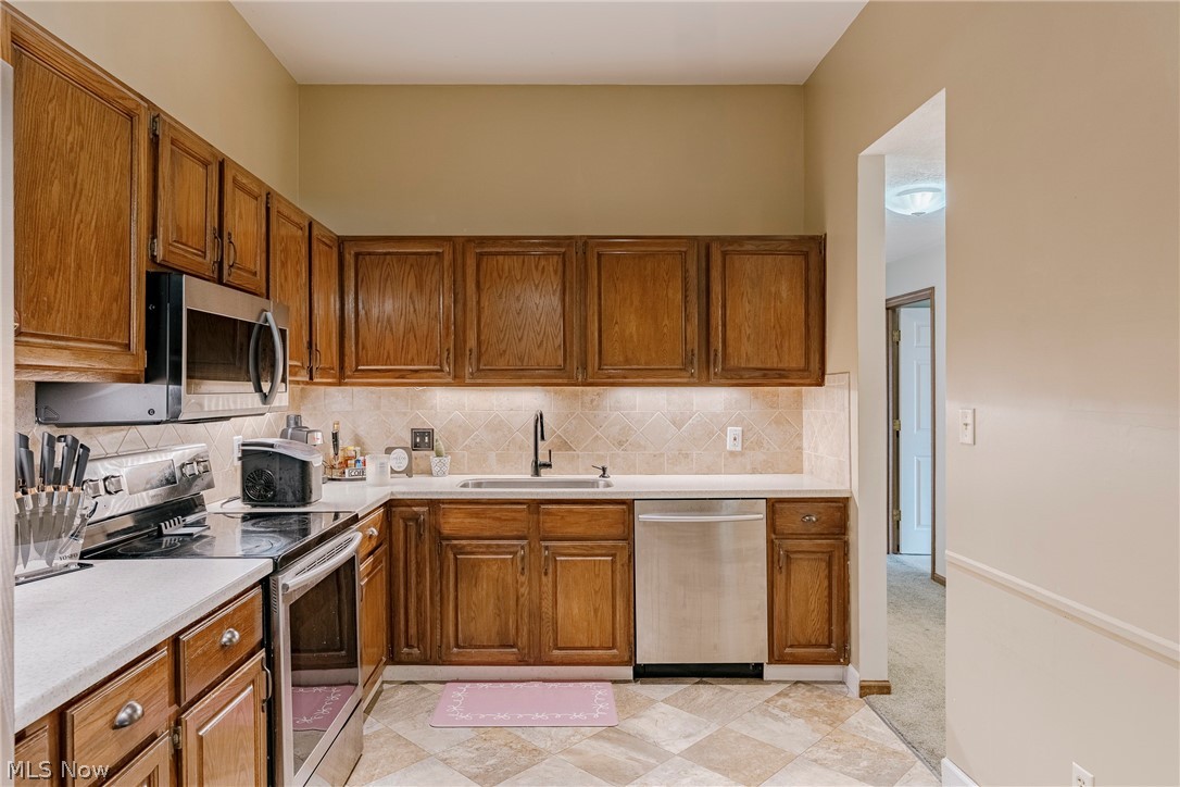 2889 Charing Cross Road Northwest Canton, OH 44708 - Photo 10 of 28