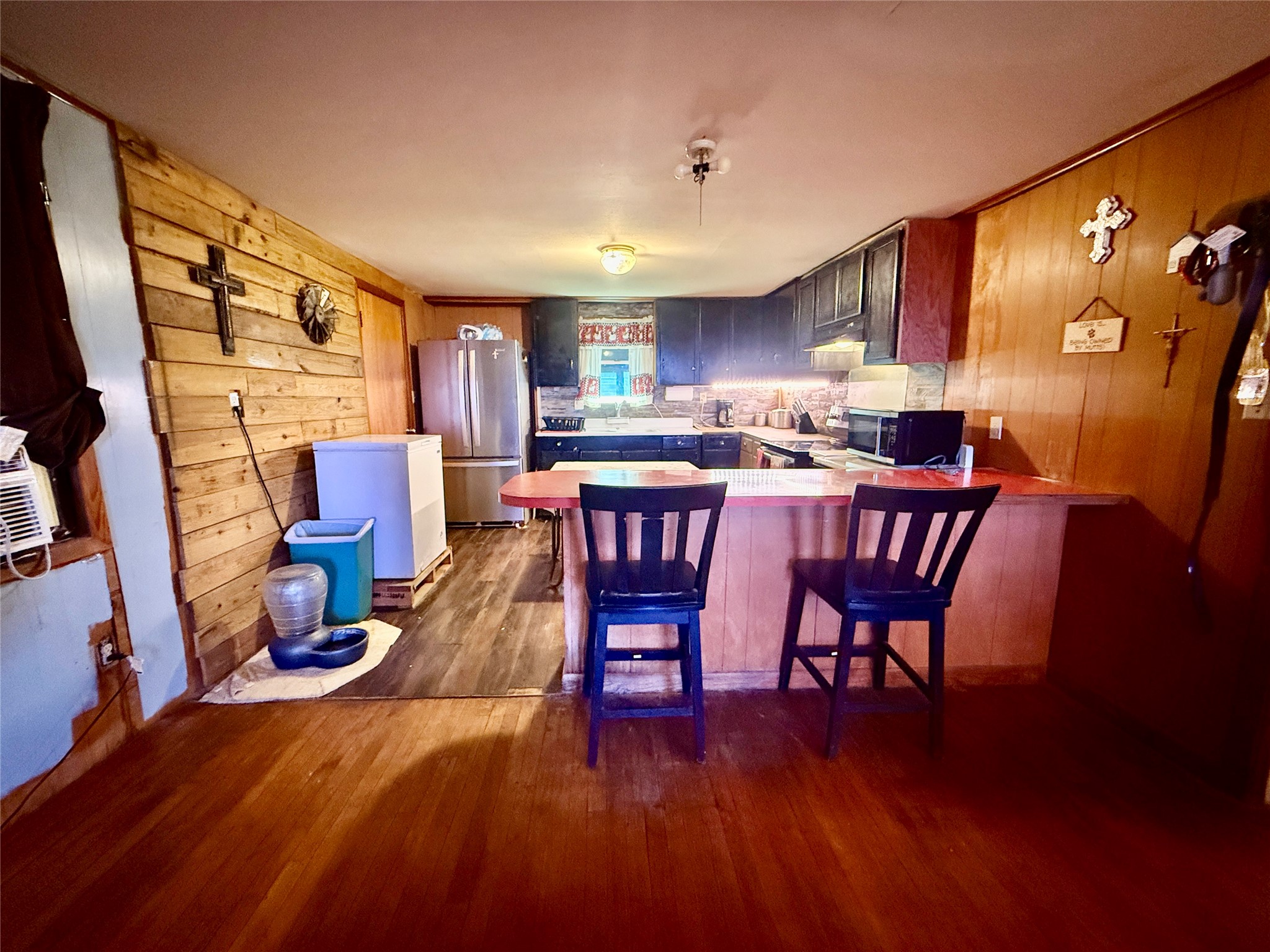 2527 Bastrop Street Angleton, TX 77515 - Photo 7 of 28 Extra seating available