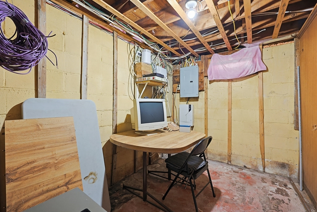 234 Allen Road Billerica, MA 01821 - Photo 37 of 38 Gallery Image 37