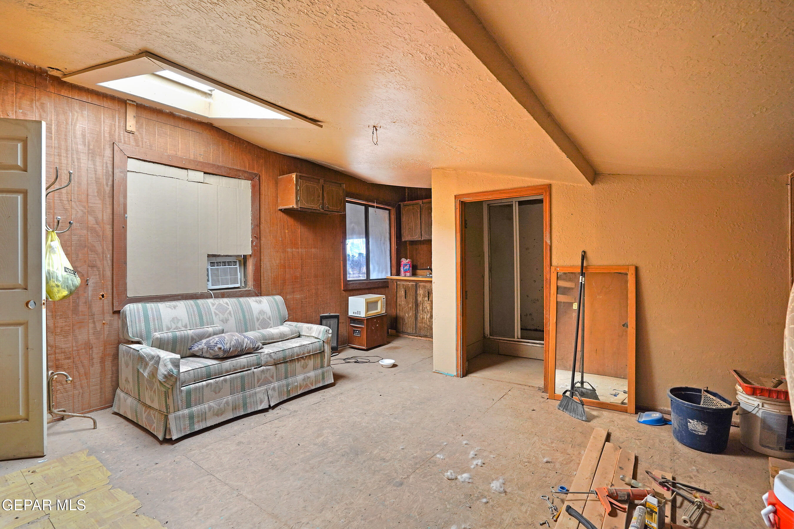 1100 Vinton Road Anthony, TX 79821 - Photo 66 of 83 a living room with furniture and a flat screen tv