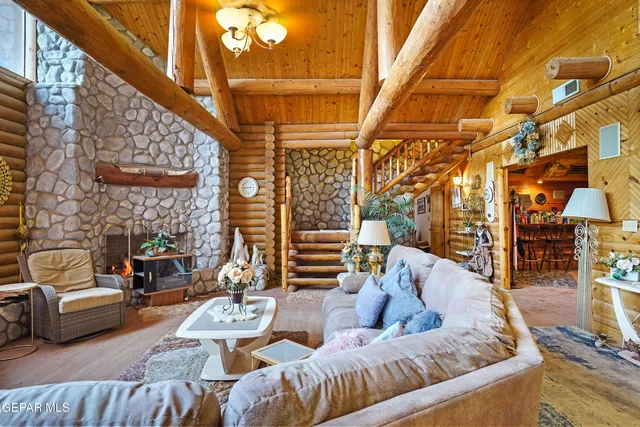 $1,630,000 | 1100 Vinton Road, Anthony, TX 79821