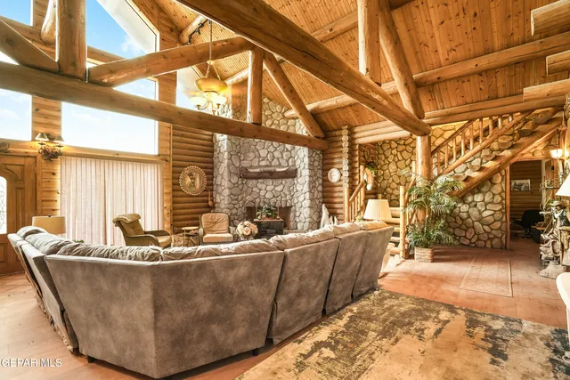 $1,630,000 | 1100 Vinton Road, Anthony, TX 79821