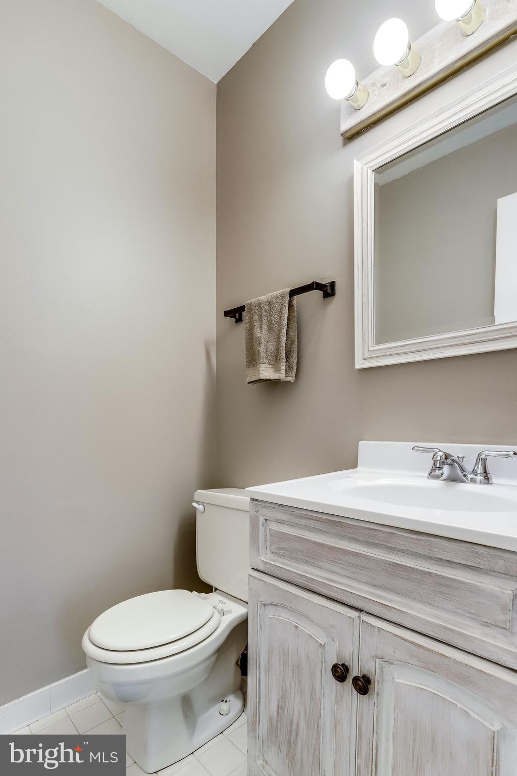 10201 Marshall Pond Road Burke, VA 22015 - Photo 21 of 71 Powder Room