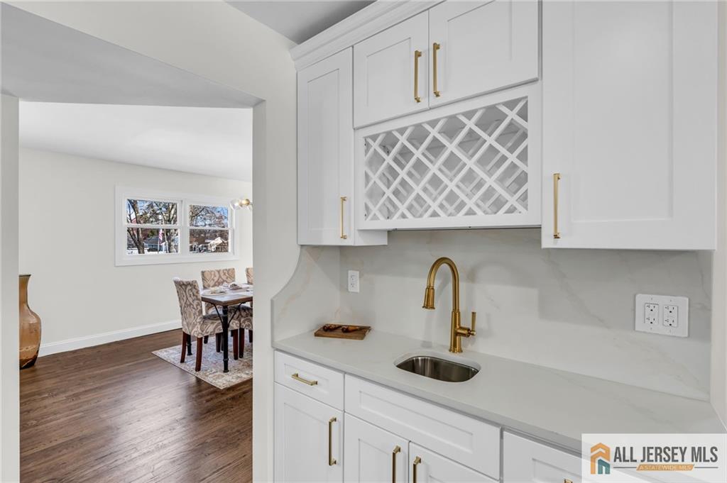 27 Sheppard Place Edison, NJ 08817 - Photo 49 of 75