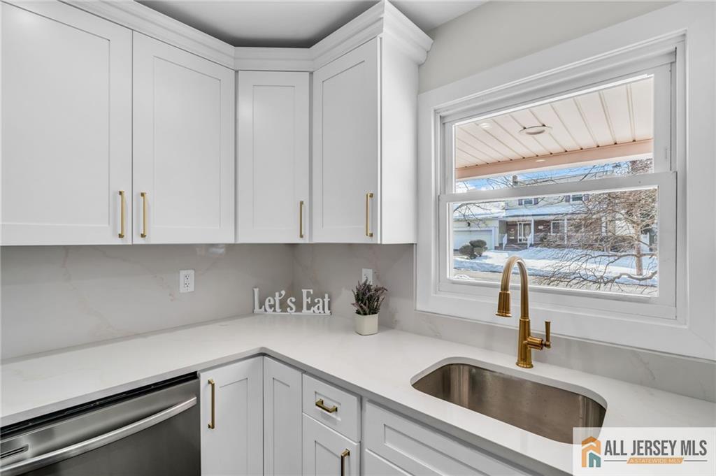 27 Sheppard Place Edison, NJ 08817 - Photo 54 of 75