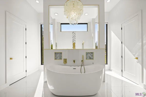 $6,000 | 9825 Fawn Vw Drive, Baton Rouge, LA 70817