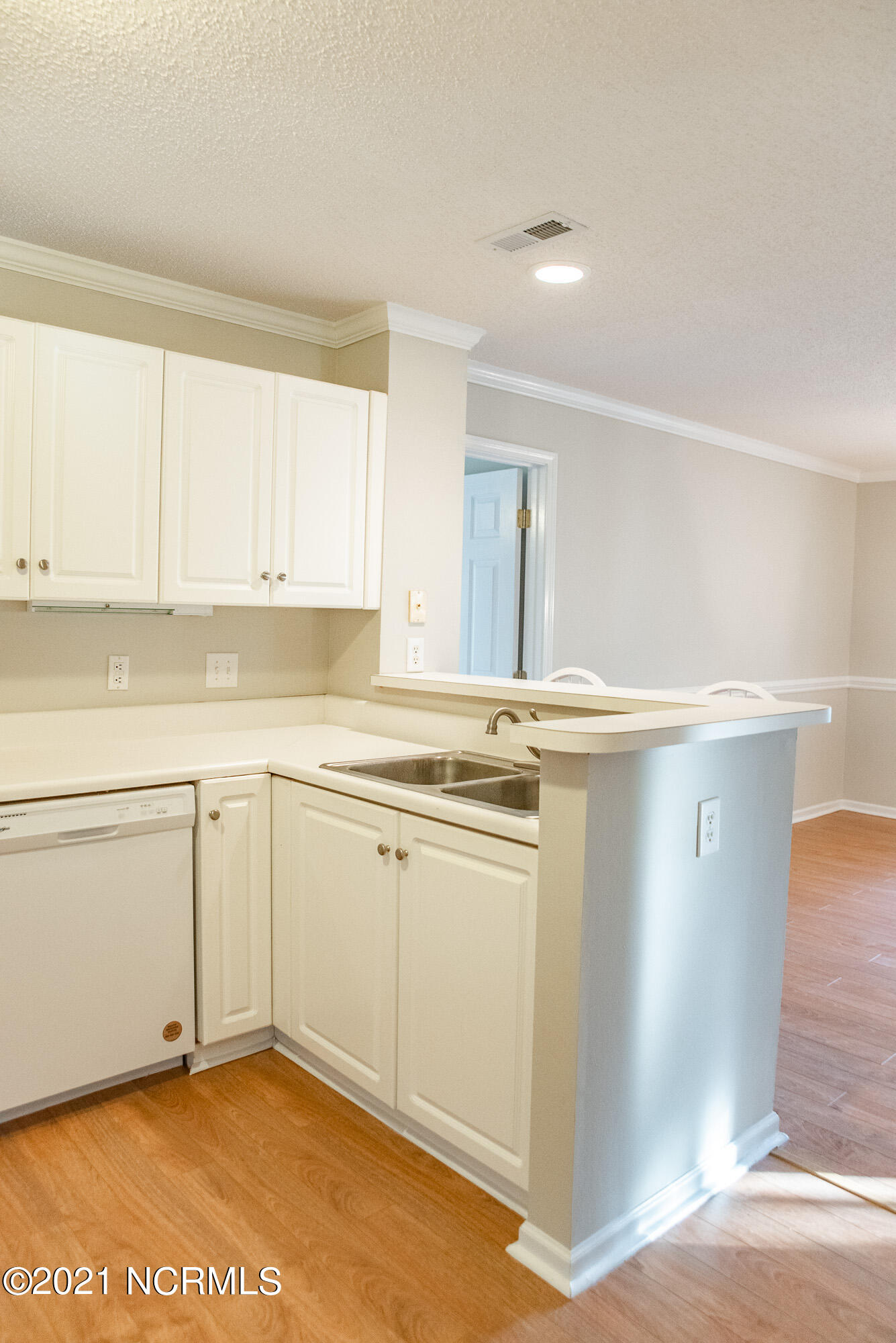 519 Spring Forest Road, Unit B Greenville, NC 27834 - Photo 10 of 30 SF17