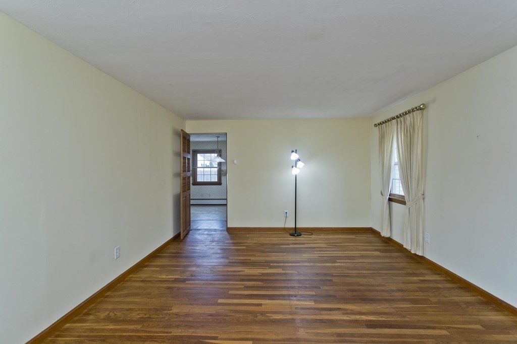 60 Fredette Street Springfield, MA 01109 - Photo 9 of 29