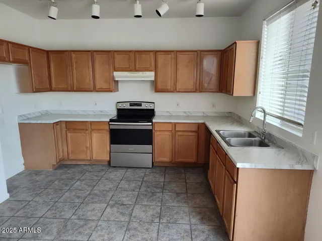 $2,300 | 10378 West Monte Vista Road, Avondale, AZ 85392