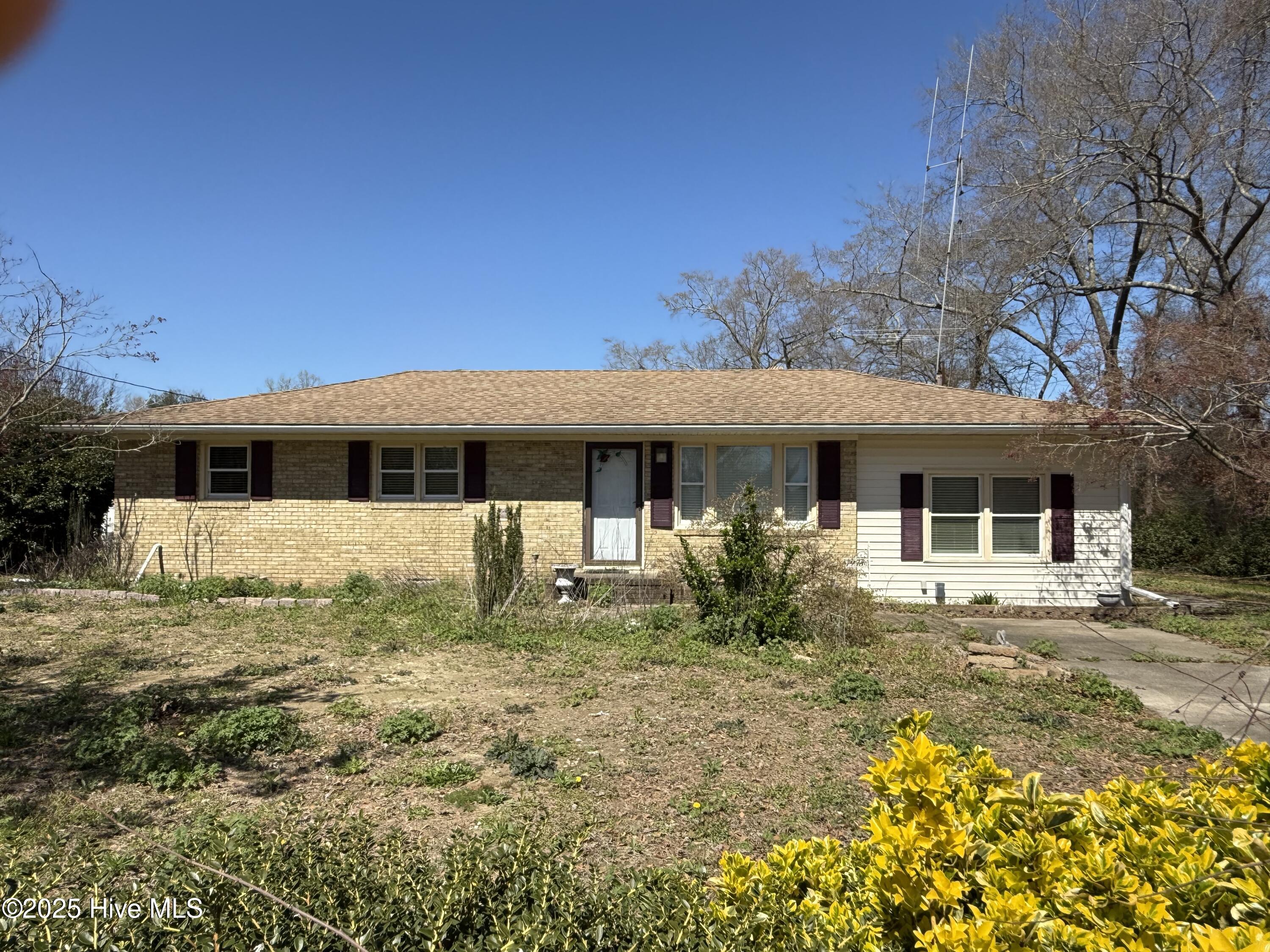 1938 Highway 403 Faison, NC 28341 - Photo 1 of 13 IMG_0881