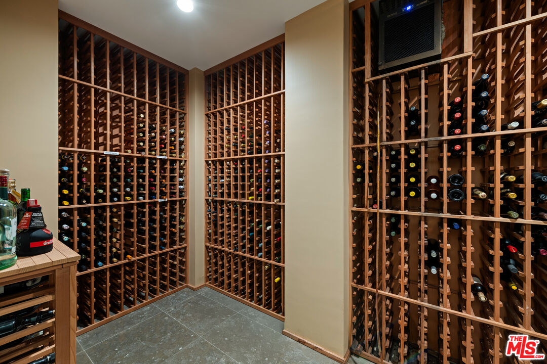 14035 Aubrey Road Beverly Hills, CA 90210 - Photo 15 of 24 a view of locker room