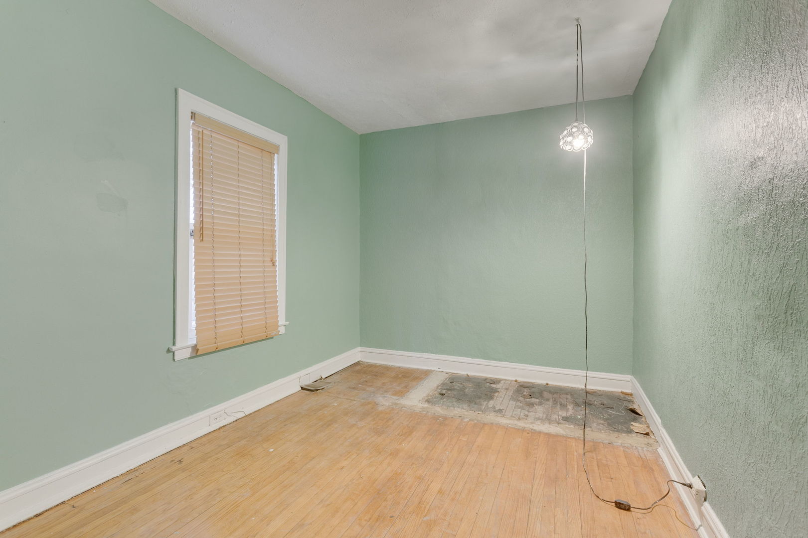 1404 West 97th Street Chicago, IL 60643 - Photo 8 of 13 an empty room with a window