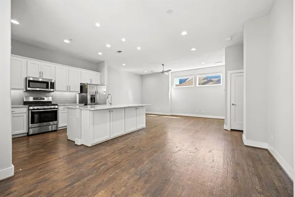 $3,700 | 4690 Monarch Street, Unit 20, Dallas, TX 75204