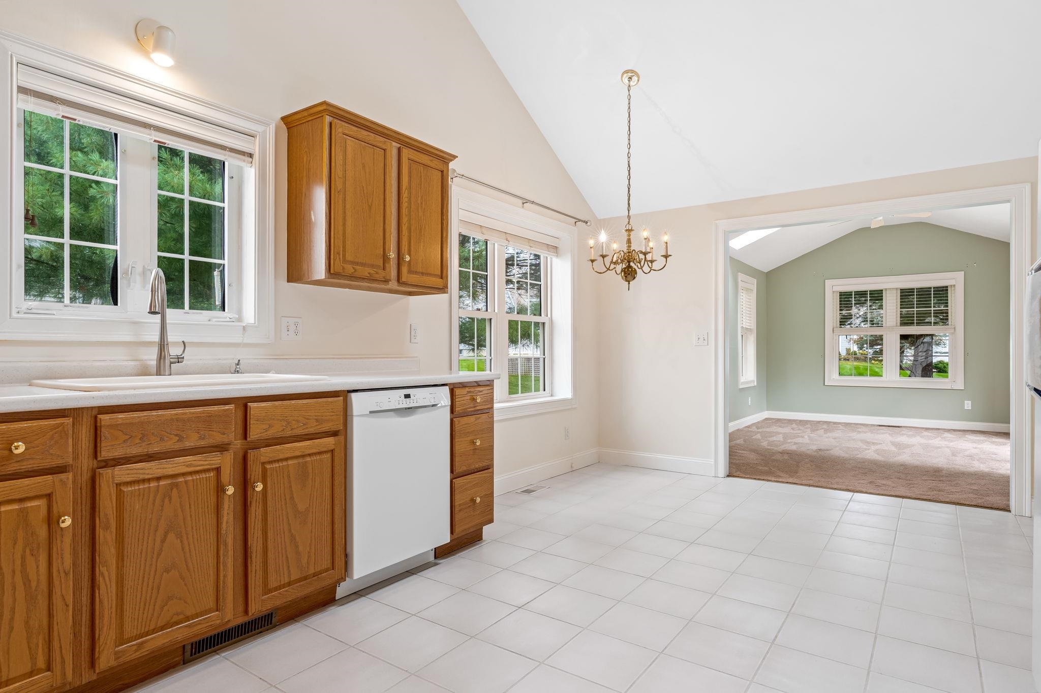 23 Hampton Meadows Hampton, NH 03842 - Photo 11 of 60