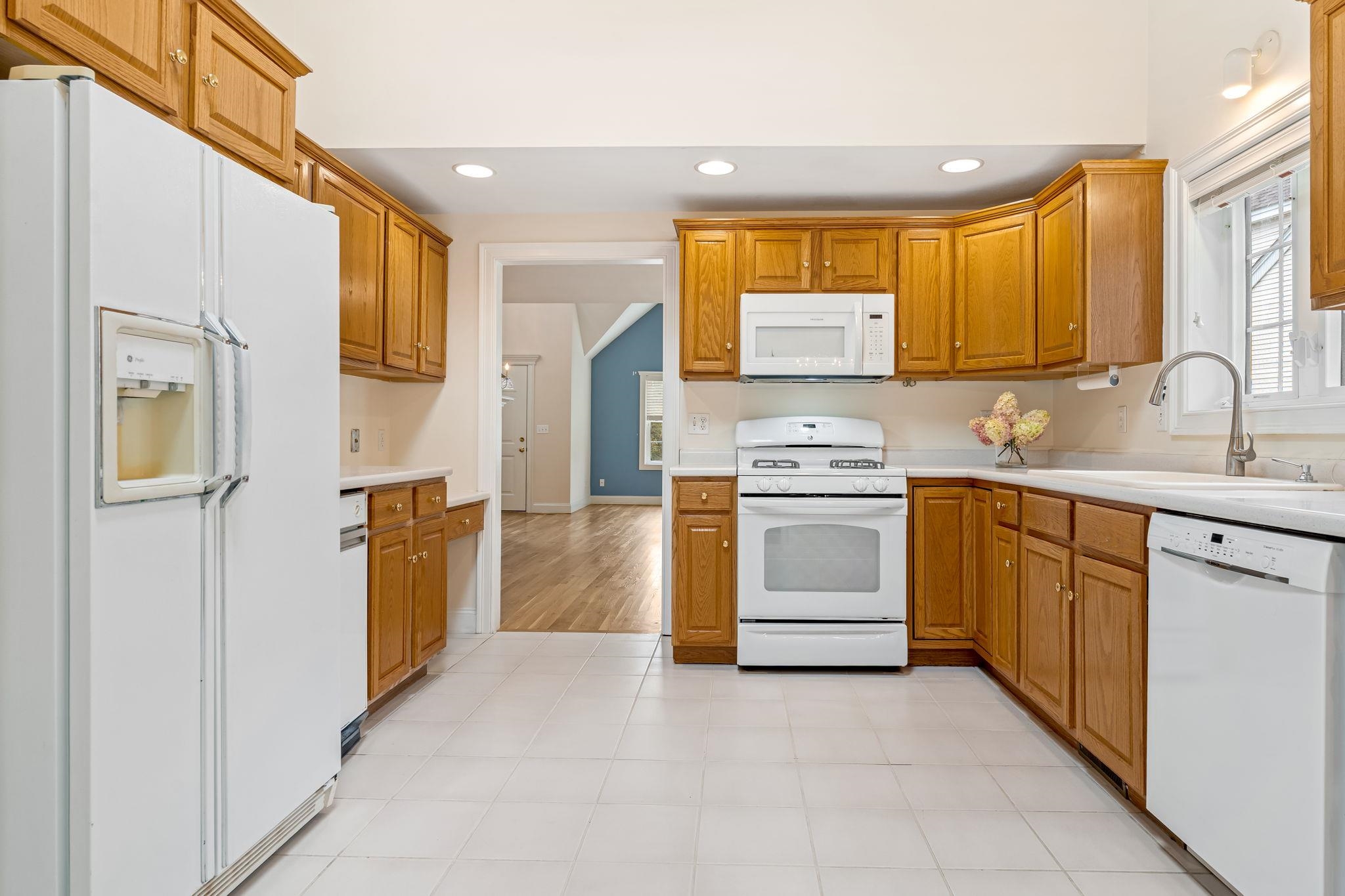 23 Hampton Meadows Hampton, NH 03842 - Photo 12 of 60