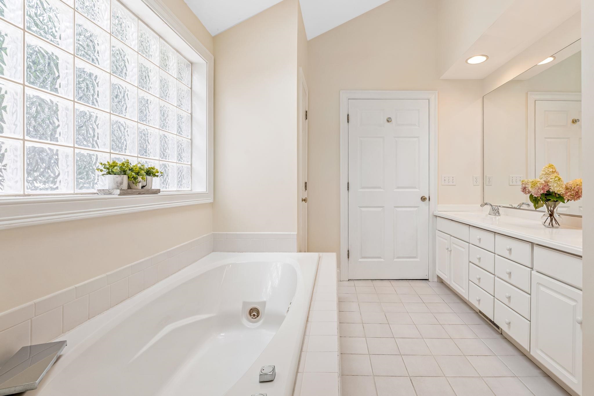 23 Hampton Meadows Hampton, NH 03842 - Photo 25 of 60