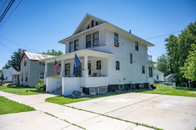 $187,000 | 506 West State Street, Mauston, WI 53948