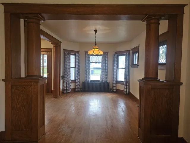 $187,000 | 506 West State Street, Mauston, WI 53948