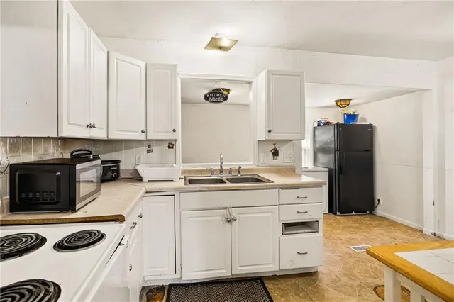 $114,900 | 3410 South 30th Street, St. Joseph, MO 64503