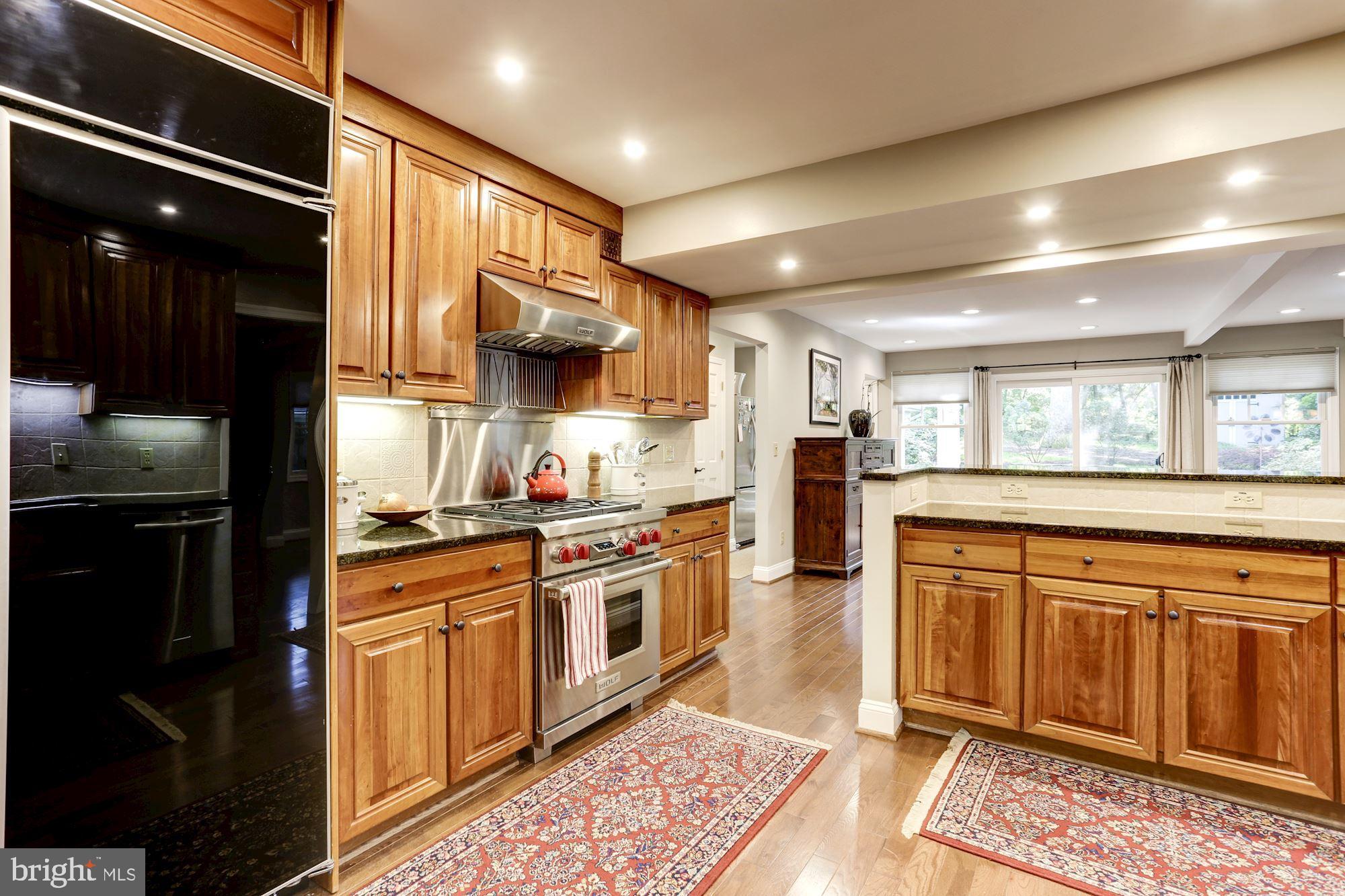 6204 Walhonding Road Bethesda, MD 20816 - Photo 5 of 29