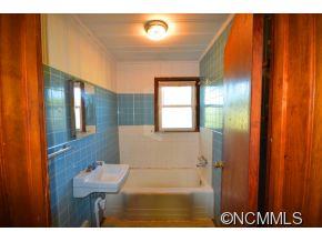 1422 Prince Road Columbus, NC 28722 - Photo 20 of 24 a view of bathroom