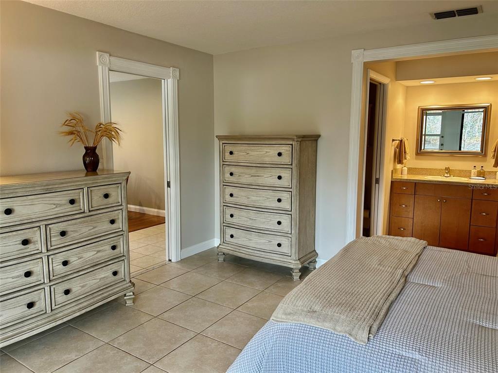 2584 Laurelwood Drive, Unit 15C Clearwater, FL 33763 - Photo 10 of 27