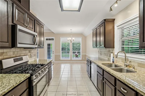 $2,100 | 1705 White Stone Drive, Bryan, TX 77807