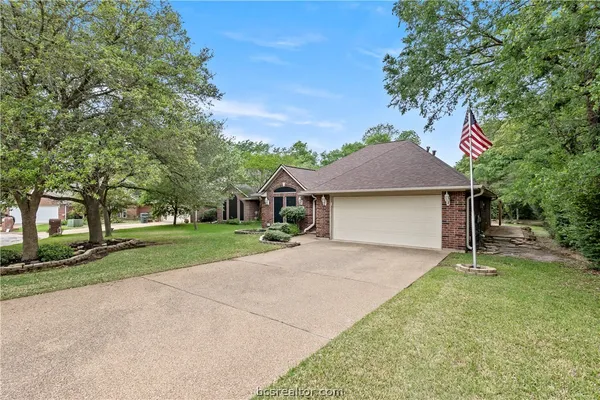 $2,100 | 1705 White Stone Drive, Bryan, TX 77807