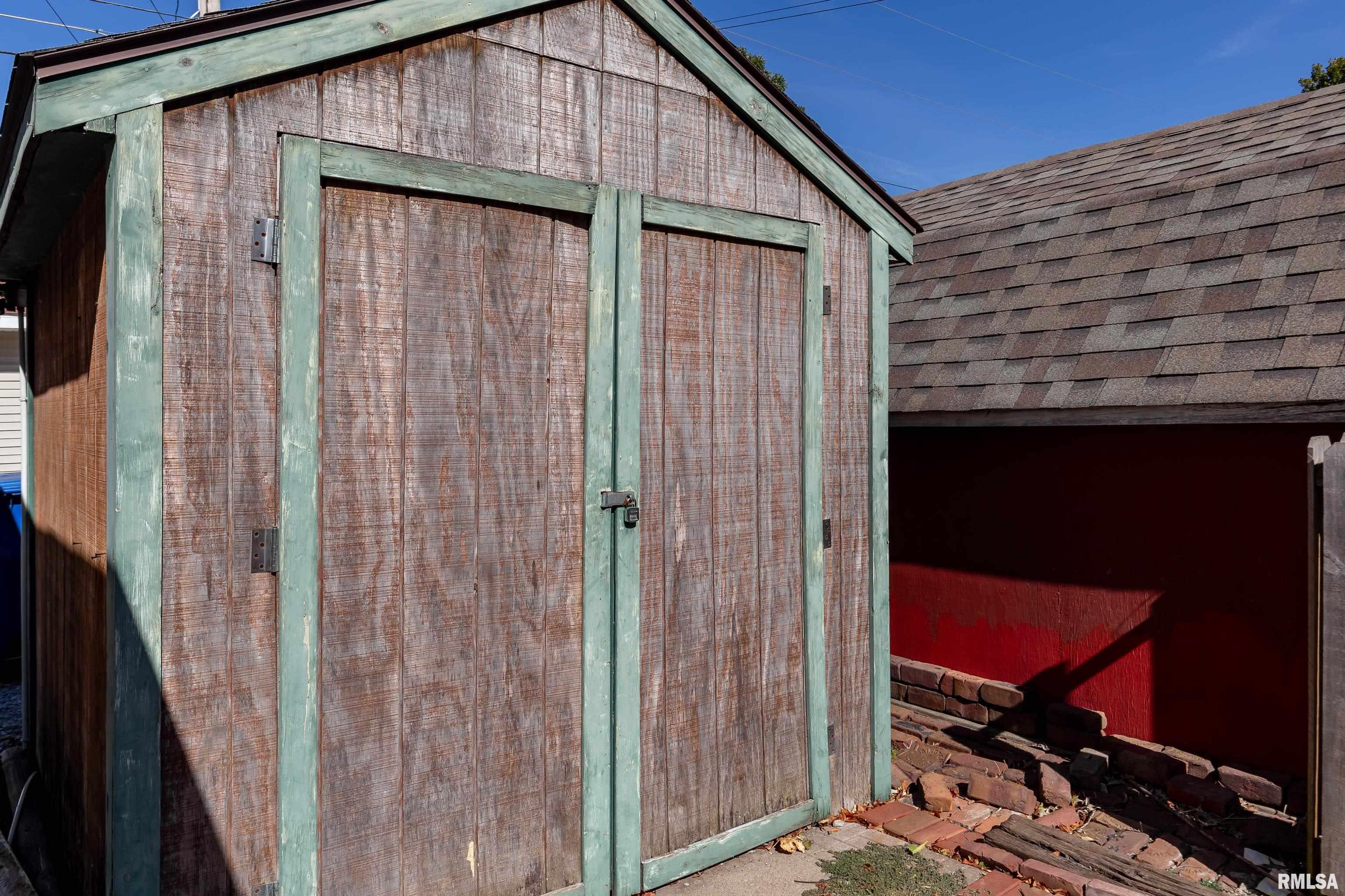 1111 14th Avenue Moline, IL 61265 - Photo 10 of 30