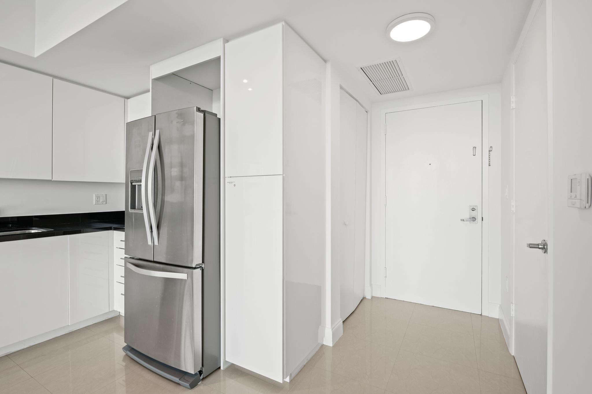 92 Southwest 3rd Street, Unit 1807 Miami, FL 33130 - Photo 12 of 50 Photo 11