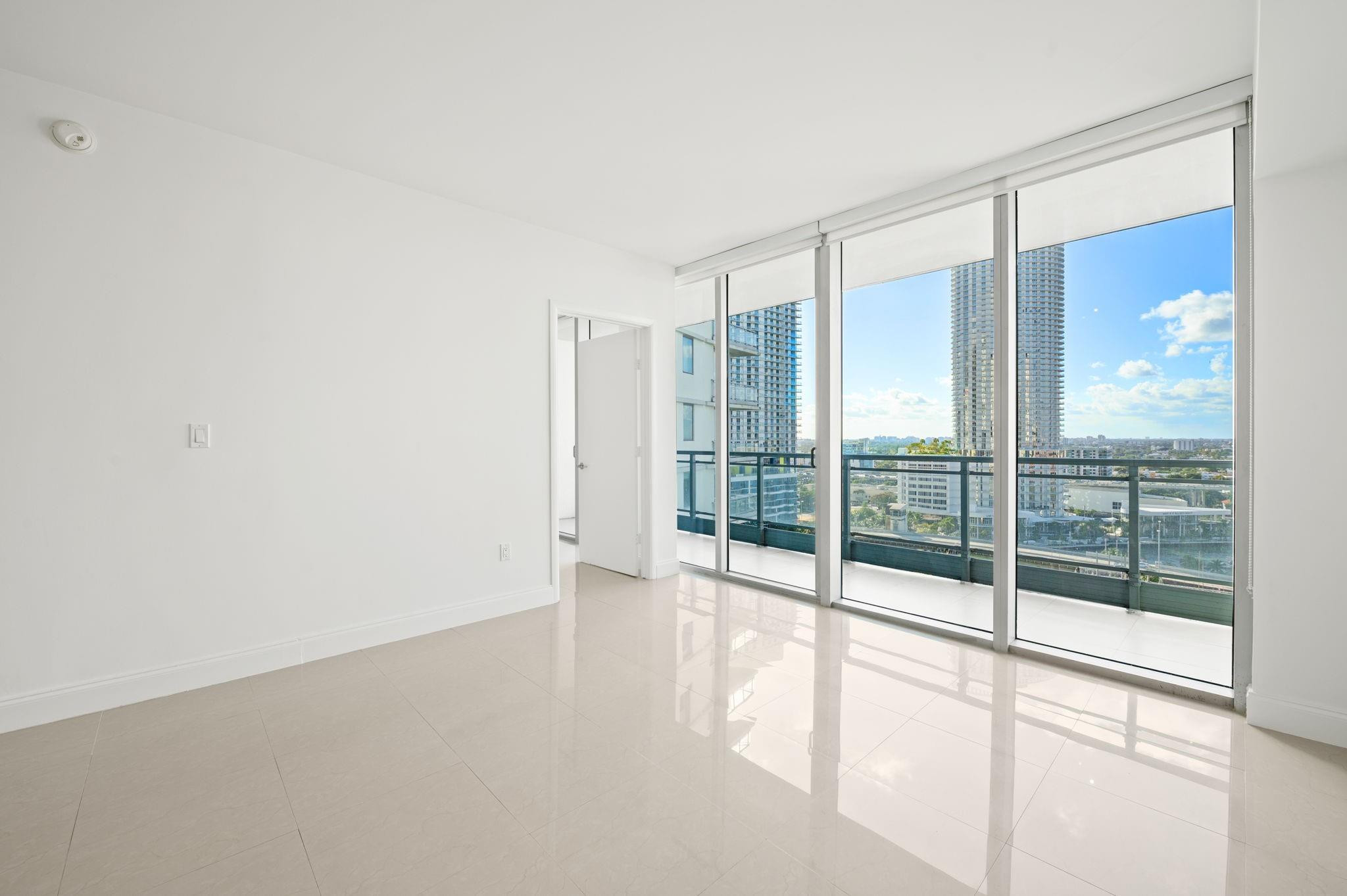 92 Southwest 3rd Street, Unit 1807 Miami, FL 33130 - Photo 17 of 50 Photo 16