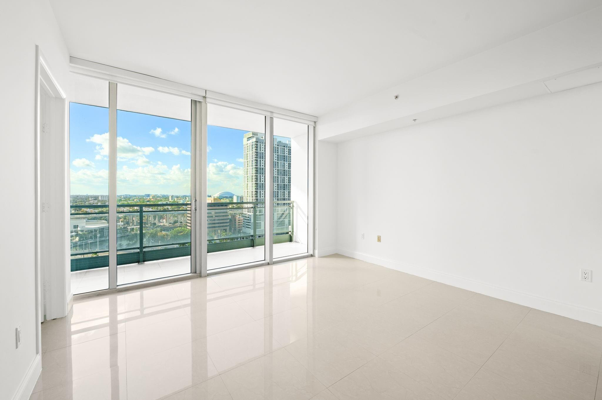 92 Southwest 3rd Street, Unit 1807 Miami, FL 33130 - Photo 18 of 50 Photo 17