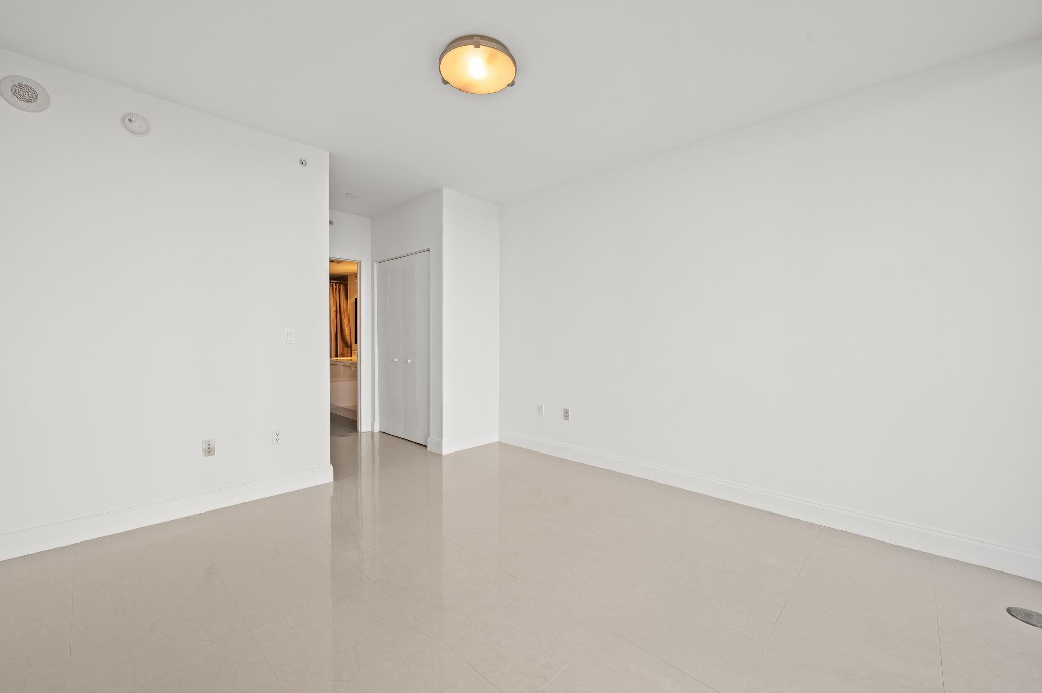 92 Southwest 3rd Street, Unit 1807 Miami, FL 33130 - Photo 21 of 49 ENTRY INTO BEDROOM FROM LIVING AREAS